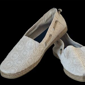 Women’s Nautica “Rudder” Cream Crochet SlipOn Boat Shoes Size 10 Great condition
